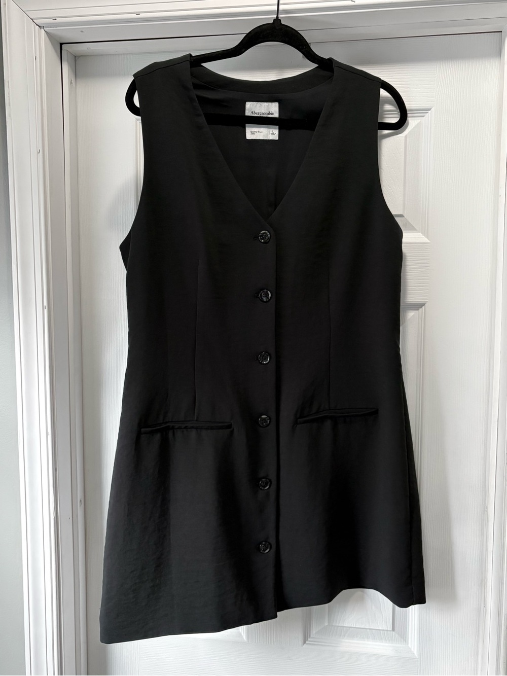 Abercrombie & Fitch Black Sleeveless Button-Front Dress Vest